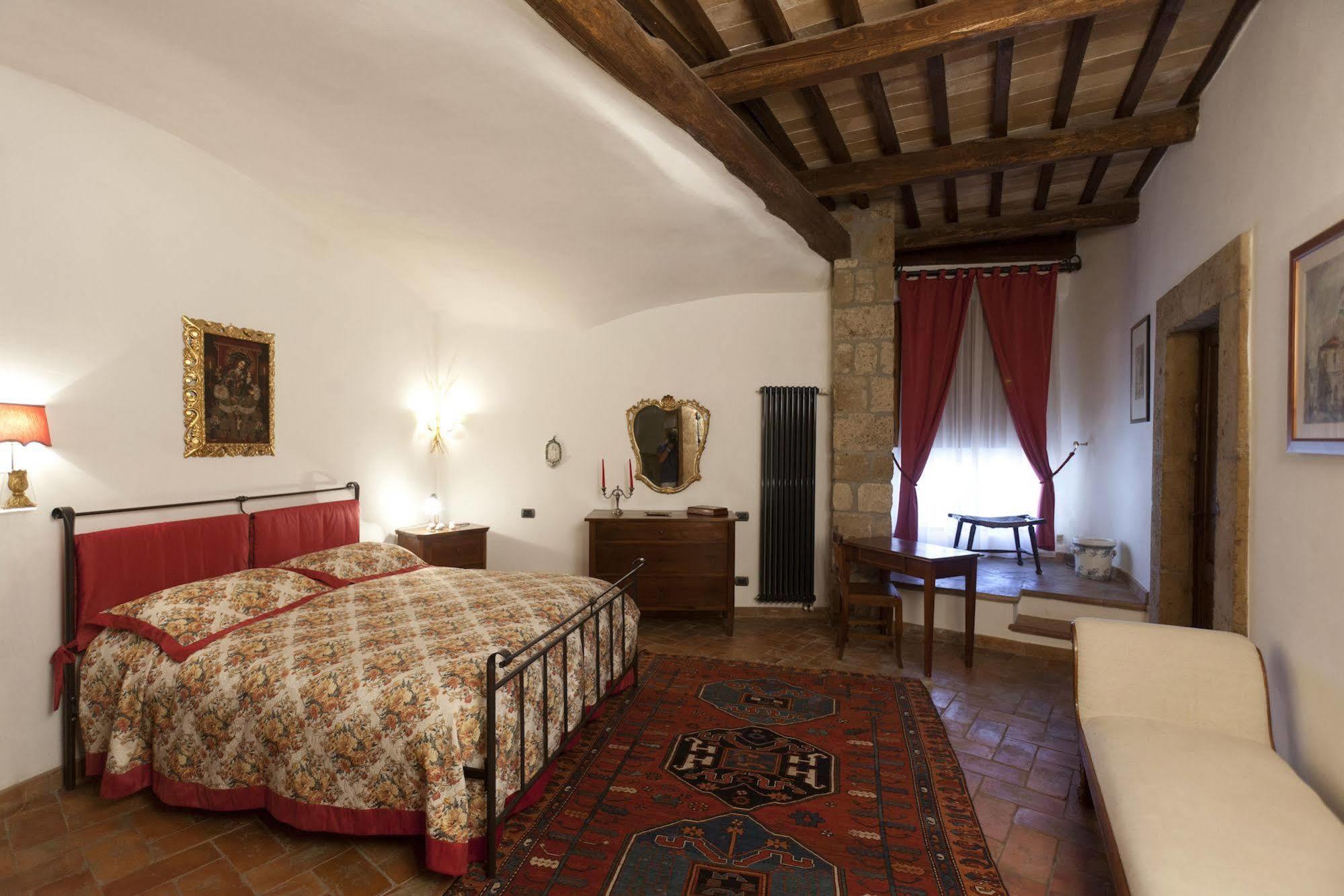 La Casa Degli Archi Hotel Pitigliano Exterior photo